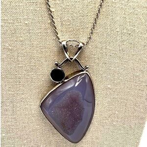 Italian 925 Sterling Silver Necklace With Faceted Garnet & Agate Pendant.  B11